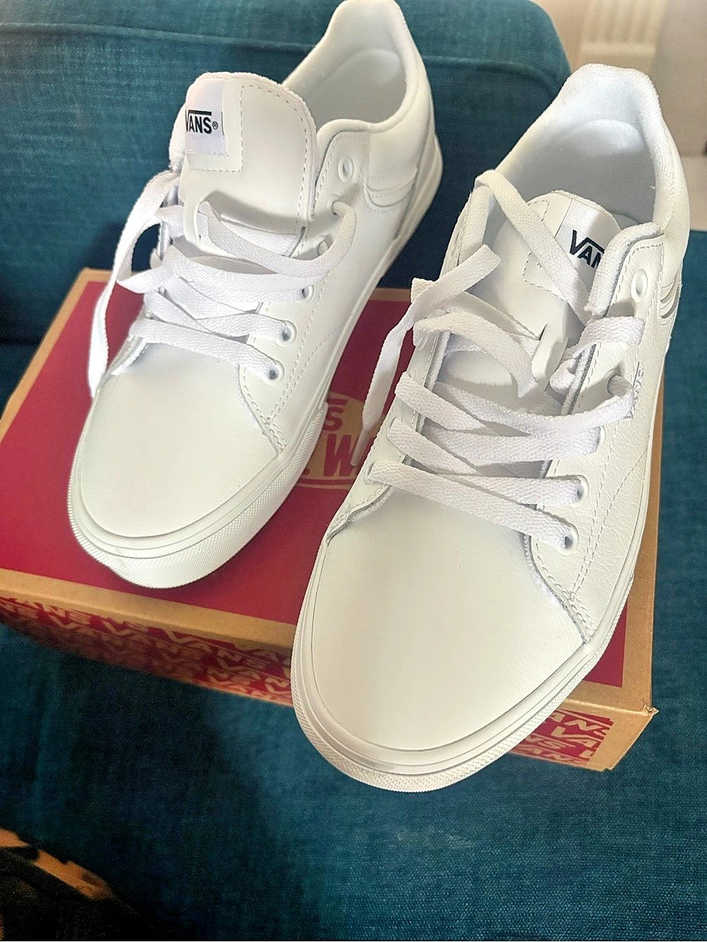 Vans Seldan White Sneakers US 9.5 W Like New